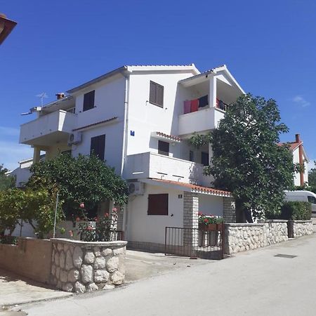 Apartmani Karuza 노바야 외부 사진